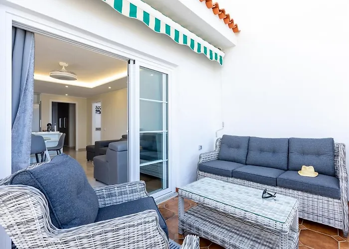 Apartamento Sea Front Spacious 2 Bedroom *