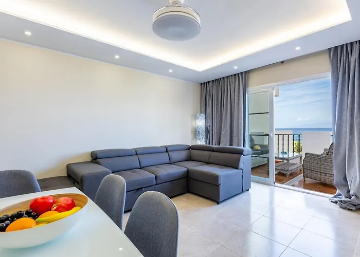 Apartamento Sea Front Spacious 2 Bedroom