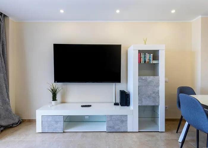 Sea Front Spacious 2 Bedroom Apartamento